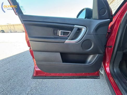 Used 2019 Land Rover Discovery Sport SE image 40