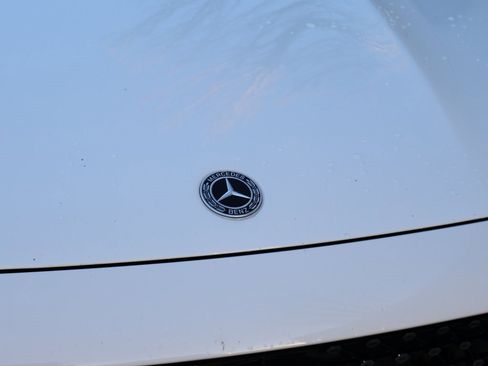 Certified 2022 Mercedes-Benz GLB 250 4MATIC image 2