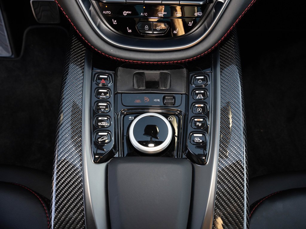 Used 2021 Aston Martin DBX AWD/4WD image 36