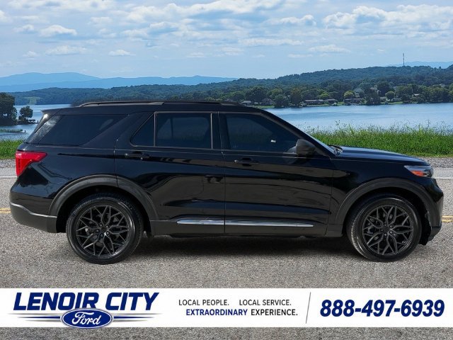 Used 2020 Ford Explorer XLT w/ Equipment Group 202A AWD/4WD image 2
