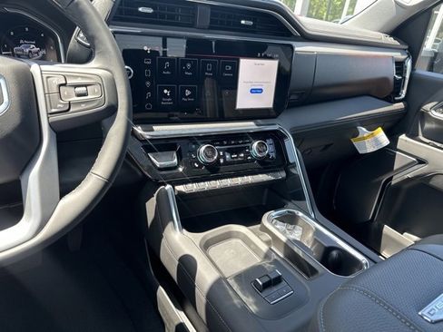 New 2025 GMC Sierra 2500 Denali w/ Denali Reserve Package image 23