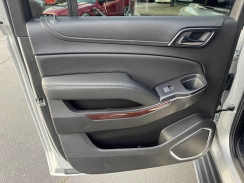 Used 2017 GMC Yukon XL SLT w/ Premium Edition image 15