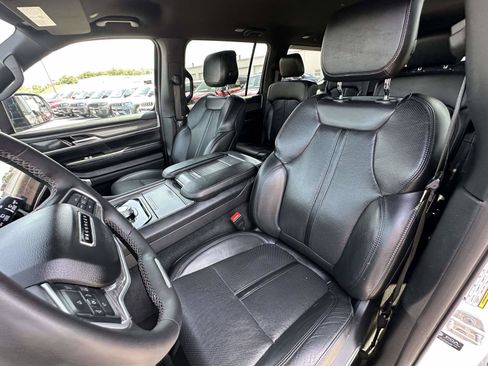 Used 2024 Jeep Wagoneer Series II AWD/4WD image 22