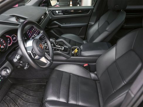 Certified 2023 Porsche Cayenne image 15