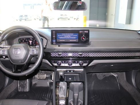 Used 2025 Honda Accord Sport image 13
