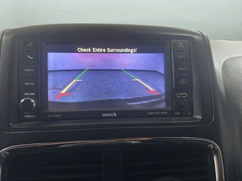 Used 2019 Dodge Grand Caravan SXT FWD image 13