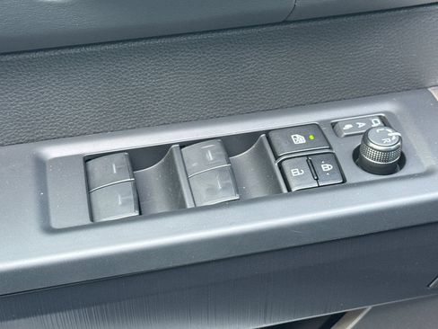 New 2026 Toyota Tundra Platinum AWD/4WD image 12