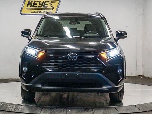 Used 2020 Toyota RAV4 XLE image 6