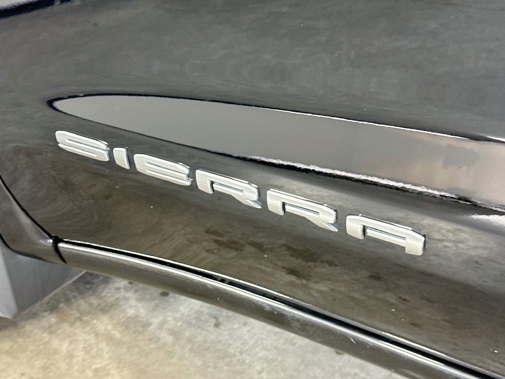 Used 2025 GMC Sierra 1500 SLT AWD/4WD image 27
