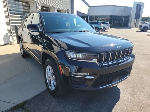 Used 2023 Jeep Grand Cherokee Limited AWD/4WD image 8