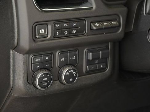Used 2024 Chevrolet Suburban High Country AWD/4WD image 15