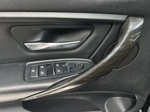 Used 2017 BMW 320i Sedan RWD image 15