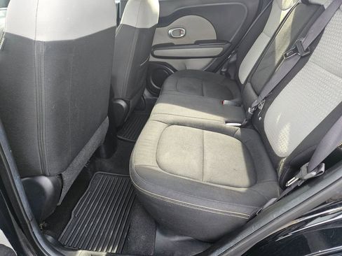 Used 2014 Kia Soul + FWD image 22