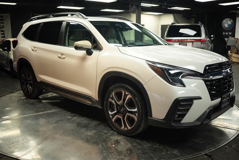 Used 2023 Subaru Ascent Limited AWD/4WD image 5