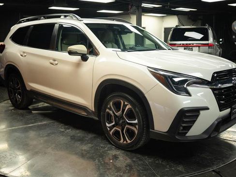 Used 2023 Subaru Ascent Limited AWD/4WD image 5