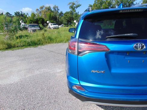 Used 2018 Toyota RAV4 Limited FWD image 7