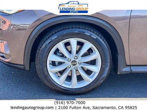 Used 2019 INFINITI QX50 Essential w/ Premium Audio Package AWD/4WD image 9