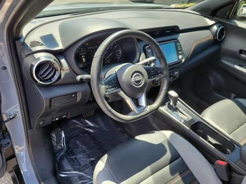 Used 2023 Nissan Kicks SR w/ SR Premium Package FWD image 16