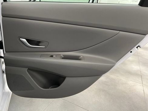 Used 2024 Hyundai Elantra SEL image 17