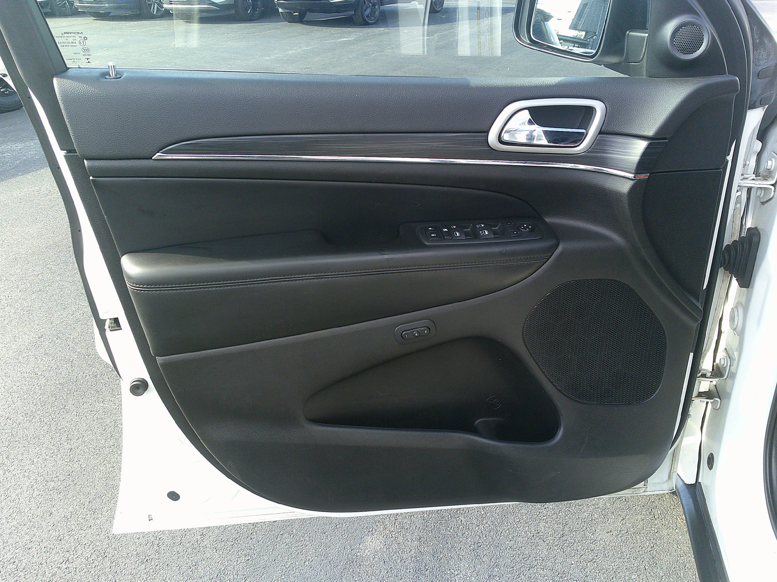 Used 2020 Jeep Grand Cherokee Limited AWD/4WD image 14