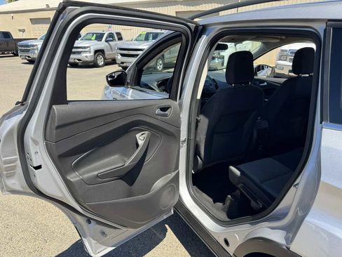 Used 2018 Ford Escape SE FWD image 21