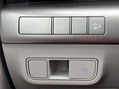 Used 2025 Hyundai Kona SEL image 13