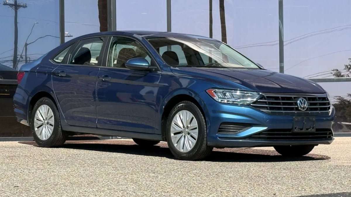 Used 2019 Volkswagen Jetta S w/ Driver Assistance Package FWD image 17