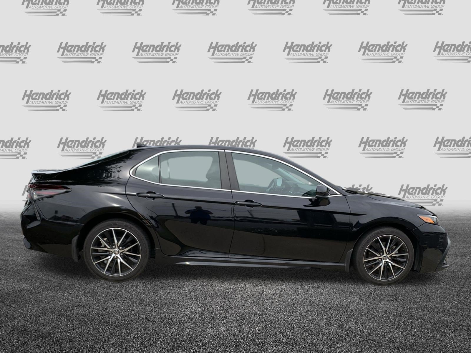 Used 2021 Toyota Camry SE FWD image 11