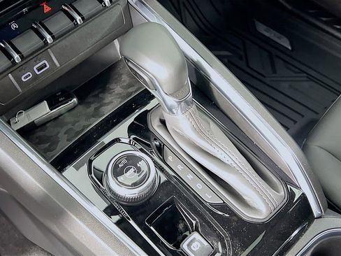 New 2026 GMC Canyon Elevation w/ Convenience Package image 14