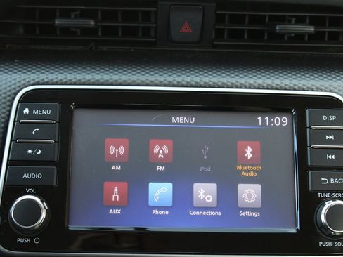 Used 2019 Nissan Kicks S image 17