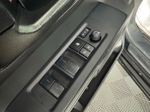 Used 2025 Toyota Tundra Platinum image 40