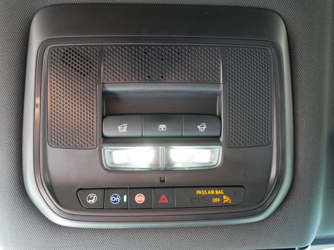 Used 2024 Chevrolet Blazer EV LT AWD/4WD image 32