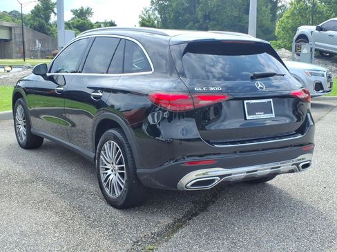 Used 2025 Mercedes-Benz GLC 300 4MATIC image 10