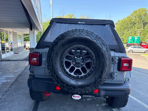 Used 2021 Jeep Wrangler Unlimited Rubicon w/ Xtreme Recon 35" Tire Package AWD/4WD image 4