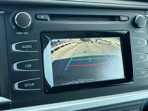 Used 2019 Toyota Highlander LE w/ Carpet Mat Package (TMS) image 20