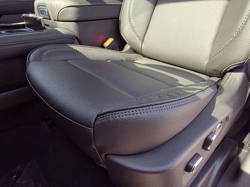 New 2026 GMC Yukon XL Denali w/ Sun & Power Step Package AWD/4WD image 23