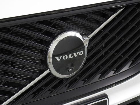 Certified 2026 Volvo XC60 B5 Plus w/ Protection Package Premier AWD/4WD image 27