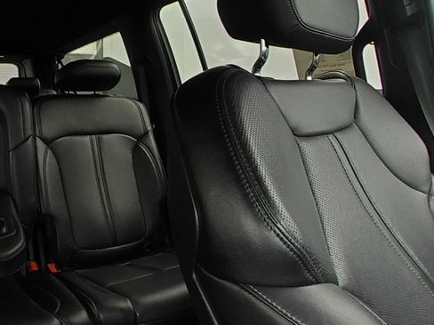 Used 2024 Jeep Wagoneer L Series II w/ Flexible Seating Group AWD/4WD image 11