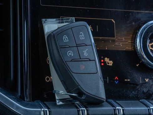 Used 2025 GMC Acadia Elevation image 25