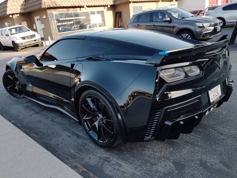 Used 2016 Chevrolet Corvette Z06 w/ 3LZ Preferred Equipment Group RWD image 19