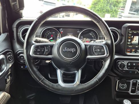 Used 2022 Jeep Wrangler Unlimited Sahara w/ Cold Weather Group AWD/4WD image 13