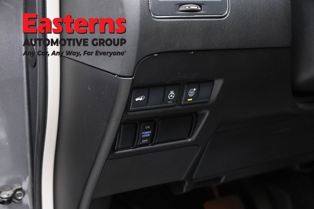 Used 2024 Nissan Armada SL w/ Captain's Chairs Package AWD/4WD image 24
