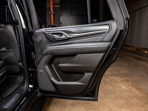 Used 2021 GMC Yukon Denali w/ Denali Premium Package image 39