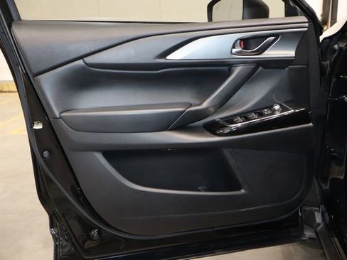Used 2022 MAZDA CX-9 Touring image 17