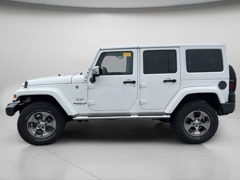Used 2016 Jeep Wrangler Unlimited Sahara w/ Mopar Chrome Edition Group image 5