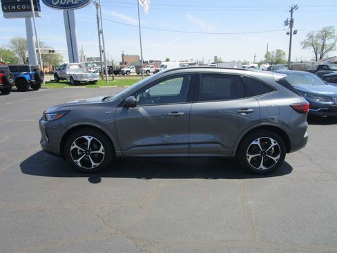Used 2023 Ford Escape ST-Line Elite image 8