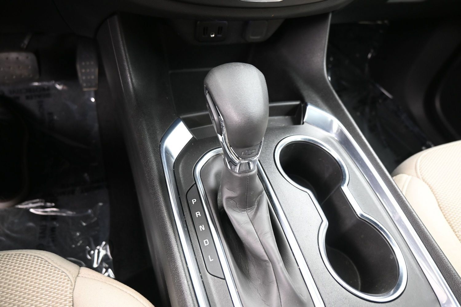 Used 2022 Chevrolet Traverse LS FWD image 14