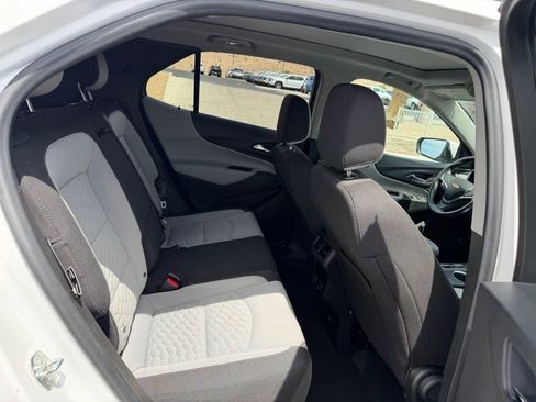 Used 2018 Chevrolet Equinox LT w/ Sun & Infotainment Package FWD image 16