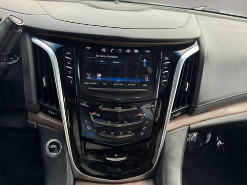 Used 2019 Cadillac Escalade ESV Premium Luxury RWD image 20