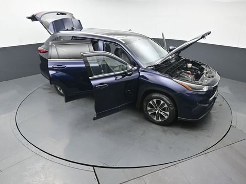 Used 2021 Toyota Highlander XLE image 56